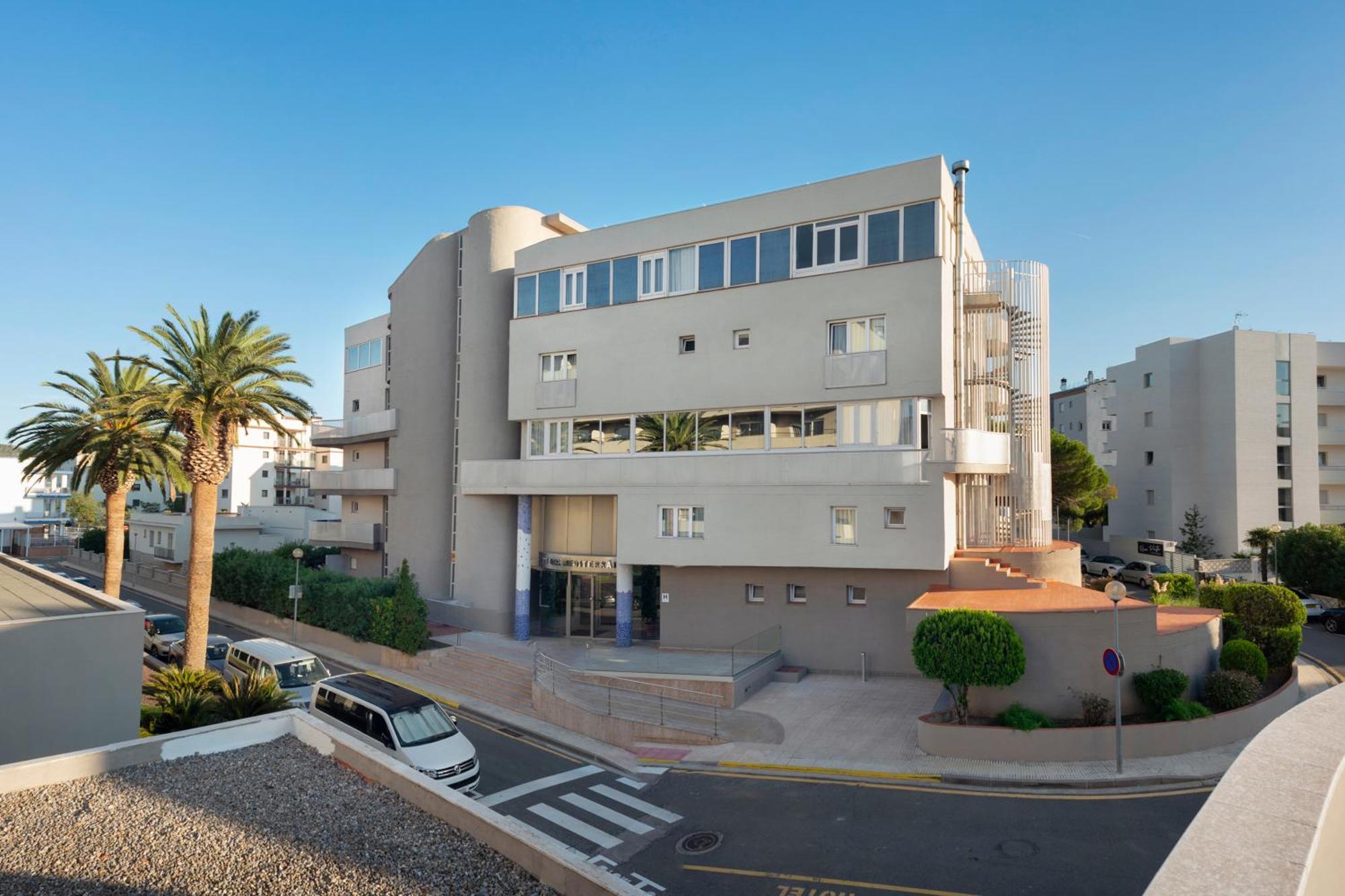 Hotel Mediterraneo Росас Экстерьер фото