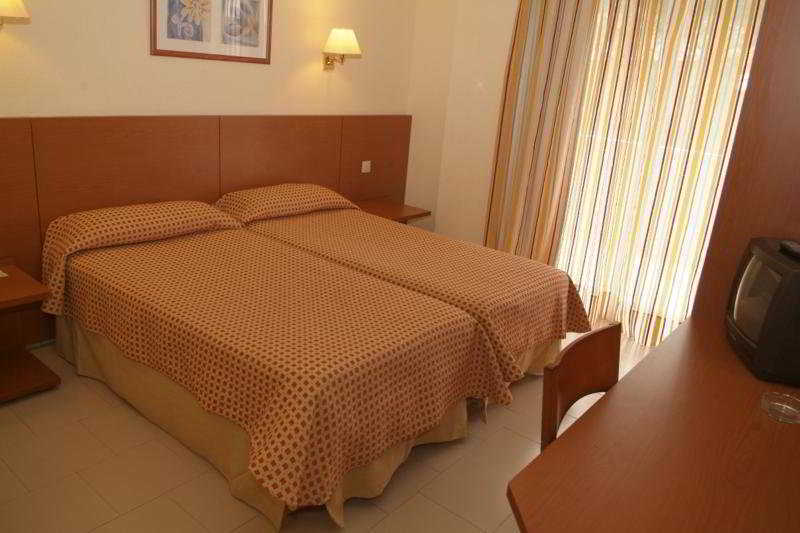 Hotel Mediterraneo Росас Экстерьер фото